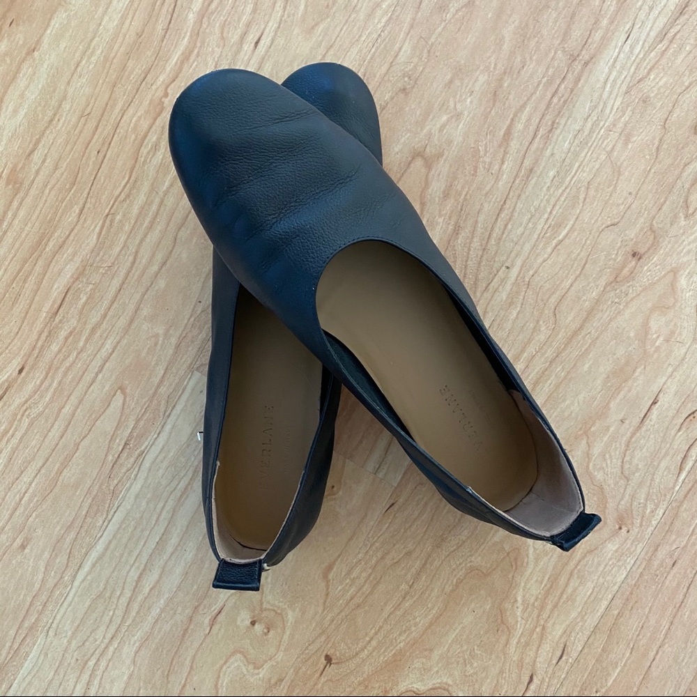 Everlane Black Day Glove flat